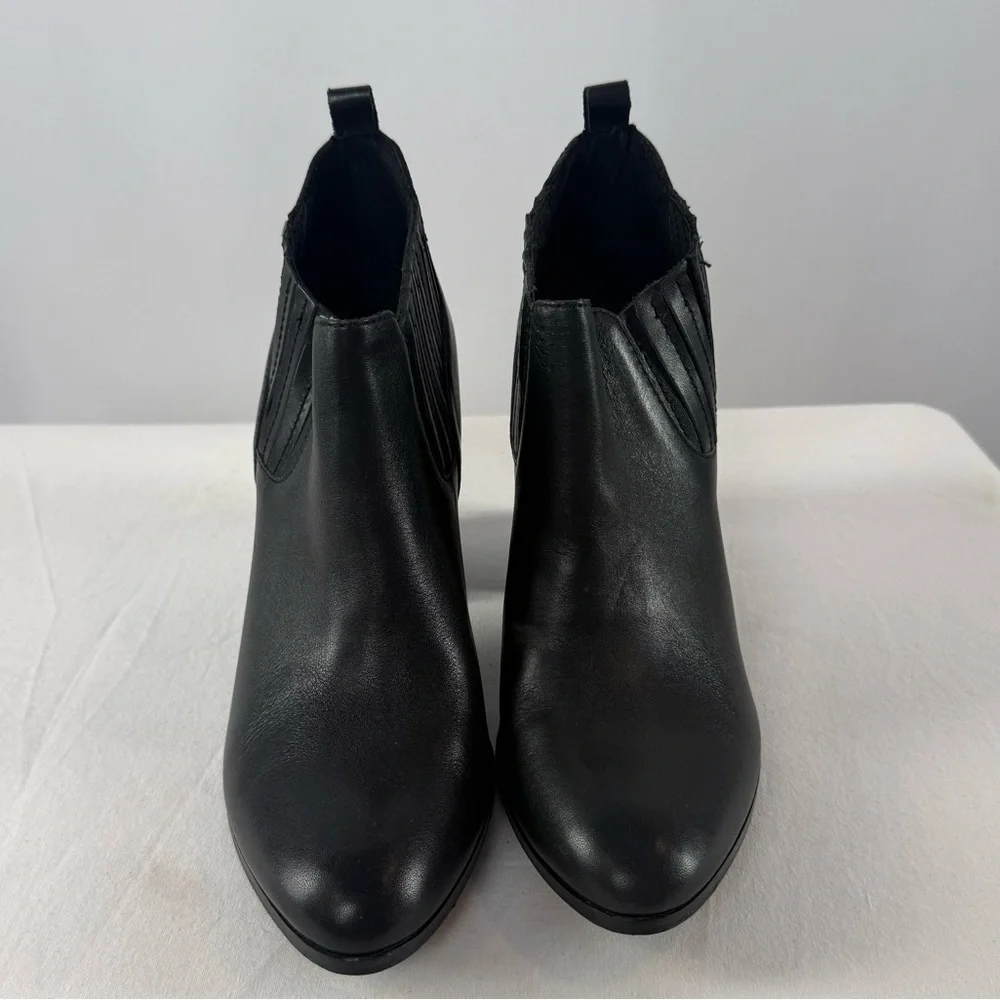 Kelsi Dagger Leather Pull‎ On Heeled Bootie in Black Size 9.5